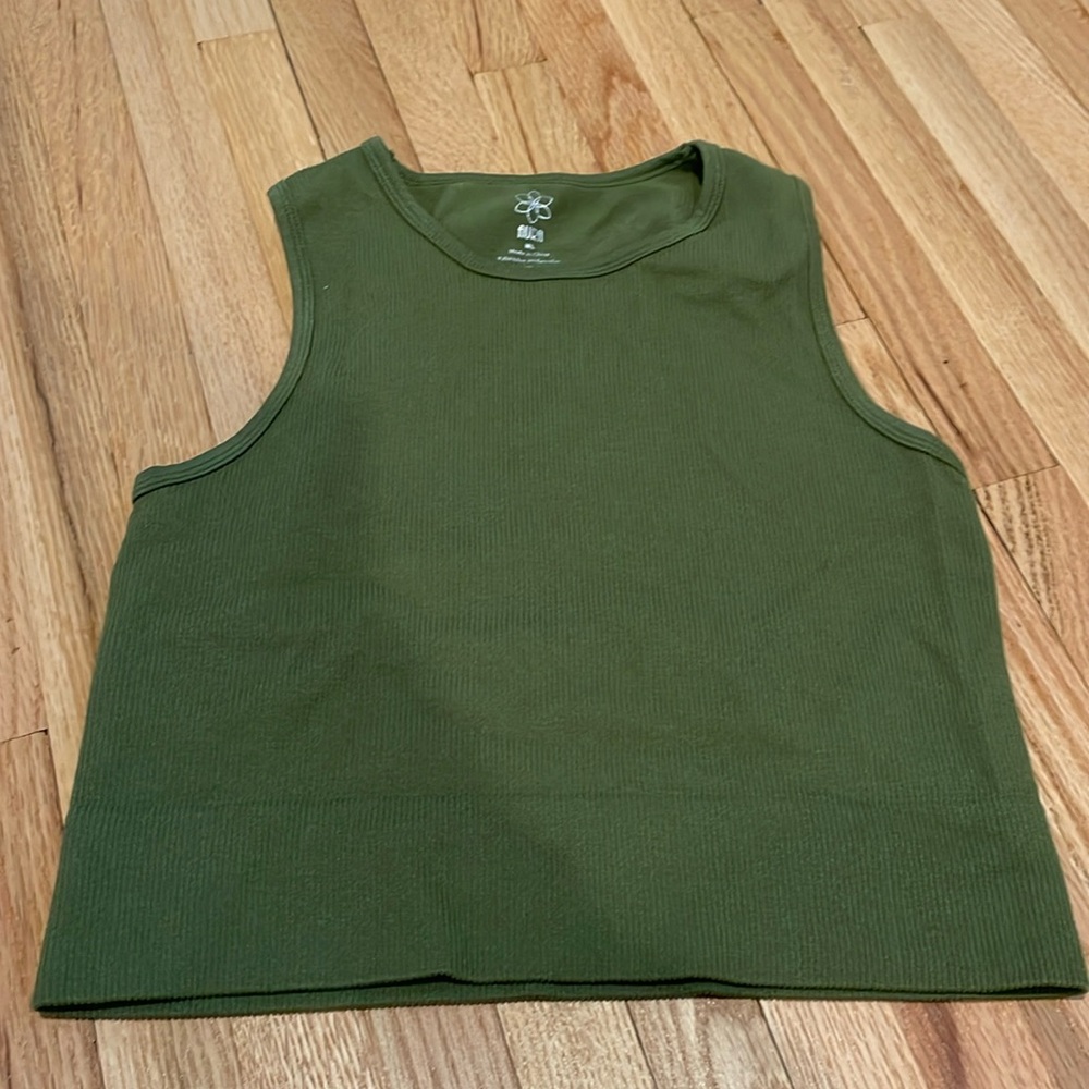 Aura smocked top